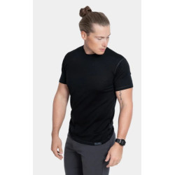 Sleeve Crew, made with 100% merino wool for pure comfort and endless versatility