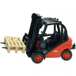 Forklift with 2 Pallets