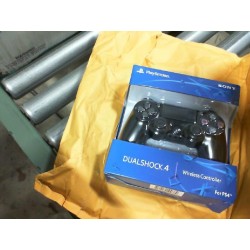 SONY PlayStation 4 (PS4) Dualshock 4 Wireless Controller JET BLACK