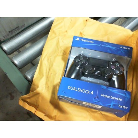 SONY PlayStation 4 (PS4) Dualshock 4 Wireless Controller JET BLACK