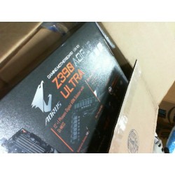 GIGABYTE AORUS ULTRA (Intel LGA1151/Z390/ATX/3xM.2 Thermal Guard/Onboard AC Wi-Fi/RGB Fusion/Gaming Motherboard)