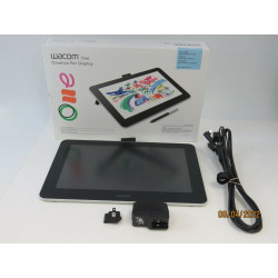 Wacom One Drawing Tablet with Screen, 13.3